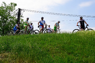 Kraj šliape do pedálov a usilovne pracuje na medzinárodnej cyklotrase, ktorá spojí dve krajiny, kraje i dva hrady - 20190617_cyklotrasa_TN_NEMSOVA_017w