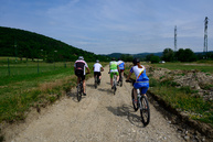 Kraj šliape do pedálov a usilovne pracuje na medzinárodnej cyklotrase, ktorá spojí dve krajiny, kraje i dva hrady - 20190617_cyklotrasa_TN_NEMSOVA_024w