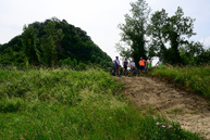 Kraj šliape do pedálov a usilovne pracuje na medzinárodnej cyklotrase, ktorá spojí dve krajiny, kraje i dva hrady - 20190617_cyklotrasa_TN_NEMSOVA_051w