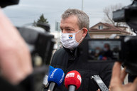 Zväčšiť fotografiu - Medzi hradišťom a partizánskym sa motoristi tešia z vynoveného úseku cesty - 20201207_PE_011w