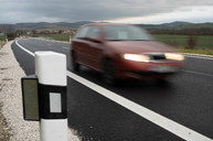 Zväčšiť fotografiu - Medzi hradišťom a partizánskym sa motoristi tešia z vynoveného úseku cesty - 20201207_PE_027w