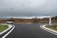 Zväčšiť fotografiu - Medzi hradišťom a partizánskym sa motoristi tešia z vynoveného úseku cesty - 20201207_PE_031w