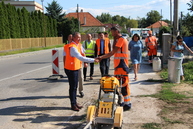 Zväčšiť fotografiu - Medzi hradišťom a partizánskym sa motoristi tešia z vynoveného úseku cesty - Spustenie prac august 2019