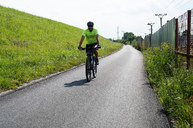 Zväčšiť fotografiu - Medzi novým mestom nad váhom a trenčínom je hotových už 12 km novej cyklotrasy - 20200724_cyklotrasa_TN_NM_028w