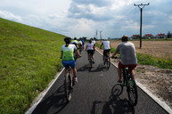 Zväčšiť fotografiu - Medzi novým mestom nad váhom a trenčínom je hotových už 12 km novej cyklotrasy - 20200724_cyklotrasa_TN_NM_045w