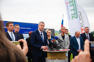 Zväčšiť fotografiu - Motoristi sa dočkali, zhotoviteľ naplno spustil práce na rekonštrukcii panelky - TSK_panelka_klepanie_mini (19 of 56)