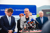 Zväčšiť fotografiu - Motoristi sa dočkali, zhotoviteľ naplno spustil práce na rekonštrukcii panelky - TSK_panelka_klepanie_mini (25 of 56)