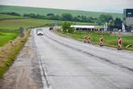 Zväčšiť fotografiu - Motoristi sa dočkali, zhotoviteľ naplno spustil práce na rekonštrukcii panelky - TSK_panelka_klepanie_mini (34 of 56)