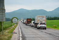 Zväčšiť fotografiu - Motoristi sa dočkali, zhotoviteľ naplno spustil práce na rekonštrukcii panelky - TSK_panelka_klepanie_mini (6 of 56)