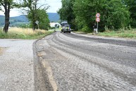 Zväčšiť fotografiu - Motoristi, zvýšte opatrnosť! kraj opravuje takmer 30 km ciest