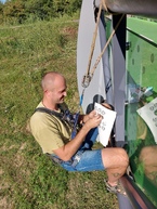 Zväčšiť fotografiu - Na cyklotrase medzi trenčínom a nemšovou pribudli nálepky proti nárazom vtákov - 4