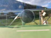 Zväčšiť fotografiu - Na cyklotrase medzi trenčínom a nemšovou pribudli nálepky proti nárazom vtákov - 5