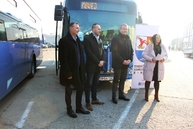 Zväčšiť fotografiu - Na krajských cestách oddnes stretnete dvadsiatku nových modrých autobusov - IMG_4891