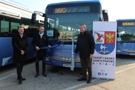 Zväčšiť fotografiu - Na krajských cestách oddnes stretnete dvadsiatku nových modrých autobusov - IMG_4934