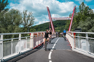 Zväčšiť fotografiu - Najnovší úsek vážskej magistrály prišli slávnostne otvoriť stovky cyklistov - TSK_Otvorenie cyklotrasy_LA-PU_mini-23