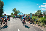 Zväčšiť fotografiu - Najnovší úsek vážskej magistrály prišli slávnostne otvoriť stovky cyklistov - TSK_Otvorenie cyklotrasy_LA-PU_mini-48