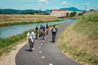 Zväčšiť fotografiu - Najnovší úsek vážskej magistrály prišli slávnostne otvoriť stovky cyklistov - TSK_Otvorenie cyklotrasy_LA-PU_mini-81