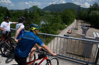 Zväčšiť fotografiu - Novovybudovaný cyklistický tunel aj príprava na lávku - 20230522_TSK_171w