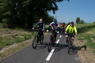 Zväčšiť fotografiu - Novú cyklotrasu si už počas prvého dňa vyskúšalo takmer 1 900 cyklistov - 20200601_TSK_cyklotrasa_045w