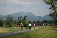 Zväčšiť fotografiu - Novú cyklotrasu si už počas prvého dňa vyskúšalo takmer 1 900 cyklistov - 20200601_TSK_cyklotrasa_196w