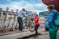 Zväčšiť fotografiu - Obľúbenosť cyklobusov stúpa, skráťte si nimi cestu do cieľa i vy - TSK_cyklobusy SAD_mini (10 of 76)