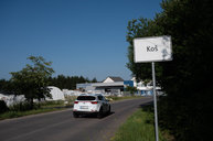 Zväčšiť fotografiu - Poddolované územie v koši pomaličky ožíva - 20230703_Kos_cesta_001w