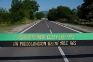 Zväčšiť fotografiu - Poddolované územie v koši pomaličky ožíva - 20230703_Kos_cesta_007w