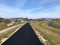 Zväčšiť fotografiu - Pohybovať sa po stavbe cyklotrasy je zakázané - IMG_4412