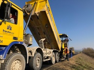 Zväčšiť fotografiu - Pohybovať sa po stavbe cyklotrasy je zakázané - IMG_4457