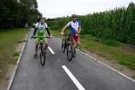 Zväčšiť fotografiu - Považskobystričania sa už nevedia dočkať novej cyklotrasy - 20230803_TSK_015w