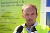 Práce odštartovali už aj na ďalších dvoch frekventovaných úsekoch ciest v trenčianskom kraji, na ktoré župa získala financie z eurofondov - 20190815_TSK_NM_MY_cesta_009w