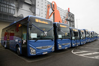 Predčasný vianočný darček v podobe dvadsaťpäťky modrých autobusov odovzdaný do užívania cestujúcej verejnosti - 20181124_TN_TSK_SAD_autobusy_019w