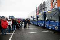 Predčasný vianočný darček v podobe dvadsaťpäťky modrých autobusov odovzdaný do užívania cestujúcej verejnosti - 20181124_TN_TSK_SAD_autobusy_037w