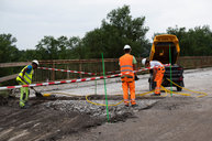 Zväčšiť fotografiu - Problematický most predĺži práce na panelke o 1 rok - 20230725_most_201_I9_008w
