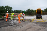 Zväčšiť fotografiu - Problematický most predĺži práce na panelke o 1 rok - 20230725_most_201_I9_011w