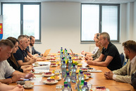 Zväčšiť fotografiu - Problematický most predĺži práce na panelke o 1 rok - TSK_návšteva_mini (4 of 9)