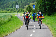 Zväčšiť fotografiu - Rebríčku obľúbenosti cyklotrás stále kraľuje tá popod skalku nad váhom - TSK_otvorenie cyk PB-ŽSK_mini (9 of 118)