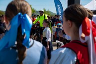 Zväčšiť fotografiu - Stovky nadšencov cyklistiky otvorili spoločnou jazdou nový úsek vážskej cyklomagistrály