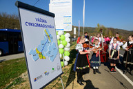 Trenčianska župa chce tento rok začať s budovaním viac ako 45 kilometrov nových cyklotrás - 20181022_TSK_PU_cyklotrasa_001w