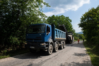 Trenčianska župa opravuje cesty za historických 6 miliónov eur - Začiatok prác na opravách ciest, Bezovec 2018 (okres Nové Mesto nad Váhom) (2)