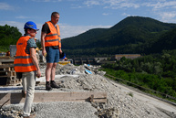 Trenčianska župa rokovala so zástupcami žsr, nové investičné zámery železníc by mali pomôcť regiónu hornej nitry i považia - 20190702_TSK_zeleznica_PU_ZA_009w