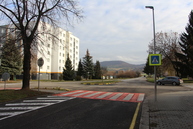 Trenčiansky samosprávny kraj počas uplynulých troch rokov zrekonštruoval a zmodernizoval stovku priechodov pre chodcov. 