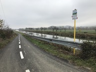 Zväčšiť fotografiu - Trenčín s novým mestom nad váhom prepojil ďalší úsek vážskej cyklomagistrály - 072a - Beckovská sihoť, rázcestie na Ivanovce (2)