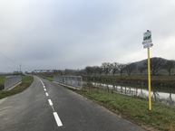 Zväčšiť fotografiu - Trenčín s novým mestom nad váhom prepojil ďalší úsek vážskej cyklomagistrály - 073 - Horná Pažiť - rázcestie na Melčice-Lieskové (2)