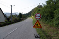 Zväčšiť fotografiu - V trenčianskom kraji sa opraví 42 úsekov ciest za rekordne krátky čas - 20200807_DOMANIZA_003w
