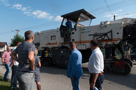 Zväčšiť fotografiu - V trenčianskom kraji sa opraví 42 úsekov ciest za rekordne krátky čas - 20200807_DOMANIZA_011w
