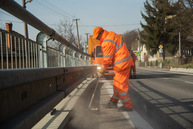 Zväčšiť fotografiu - Veľké jarné upratovanie ciest postupne začína - TSK_Cestmajsterstvo Partizánske_čistenie_mini-31