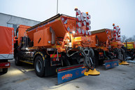 Zväčšiť fotografiu - Viac ako 100 kusov techniky a 246 ľudí sa bude starať o zjazdnosť krajských ciest počas zimného obdobia