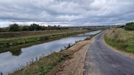 Zväčšiť fotografiu - Výstavba ďalšieho úseku cyklotrasy na považí výrazne pokročila - 20231016_105003