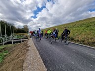 Zväčšiť fotografiu - Výstavba ďalšieho úseku cyklotrasy na považí výrazne pokročila - 20231016_113224